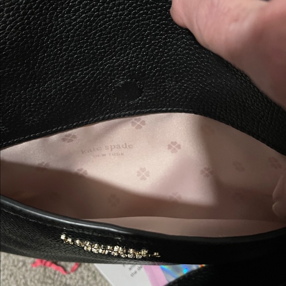 EUC Leather Kate Spade Run Around Medium Crossbody Bag, Black w/Gold Hardware - Picture 6 of 6